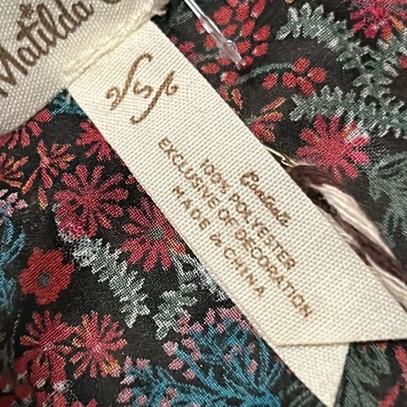 New with tags, Matilda, Jane, red green and black floral blouse with lace trim-S - Picture 7 of 7